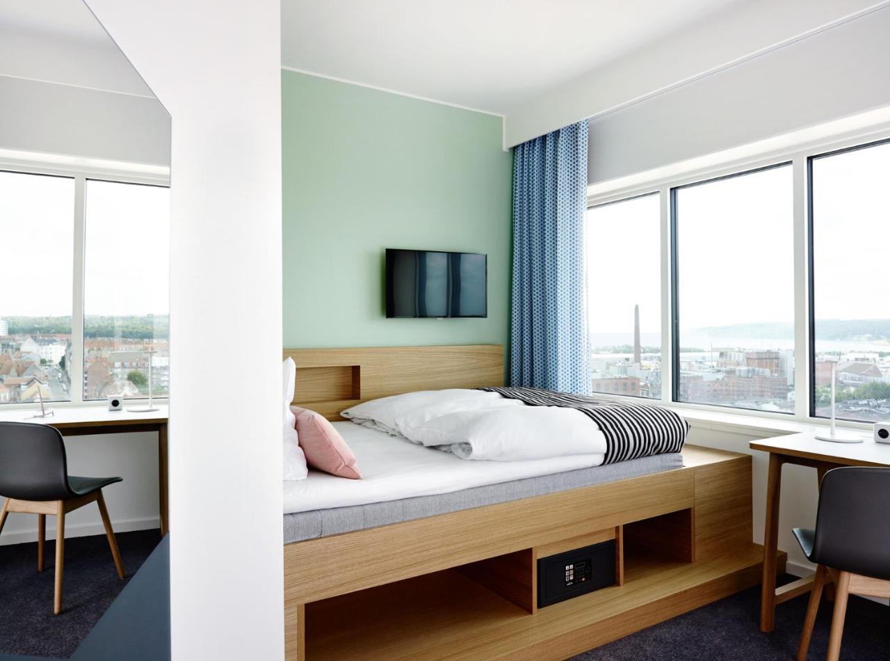 Single Room - Non-Smoking,775115359:JPEG