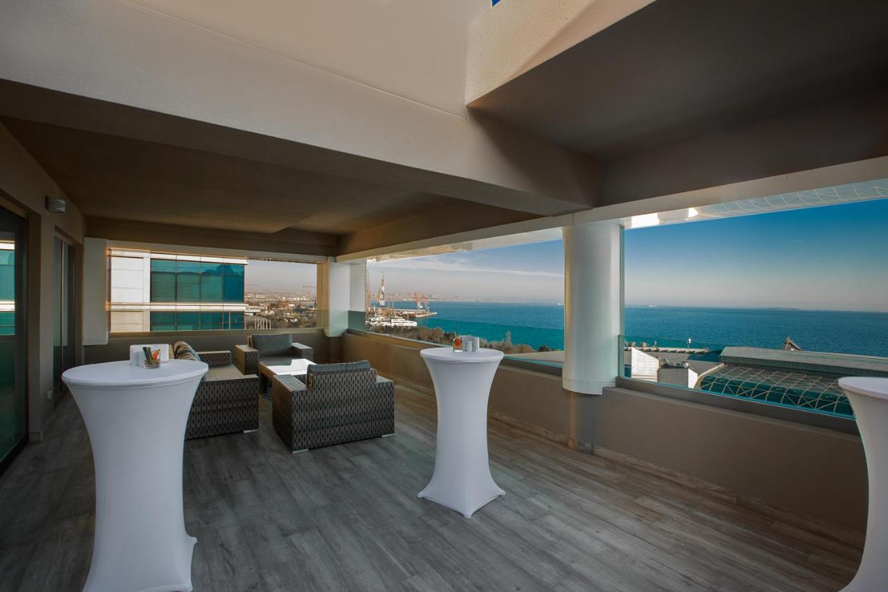One-Bedroom Apartment Terrace Sea View
