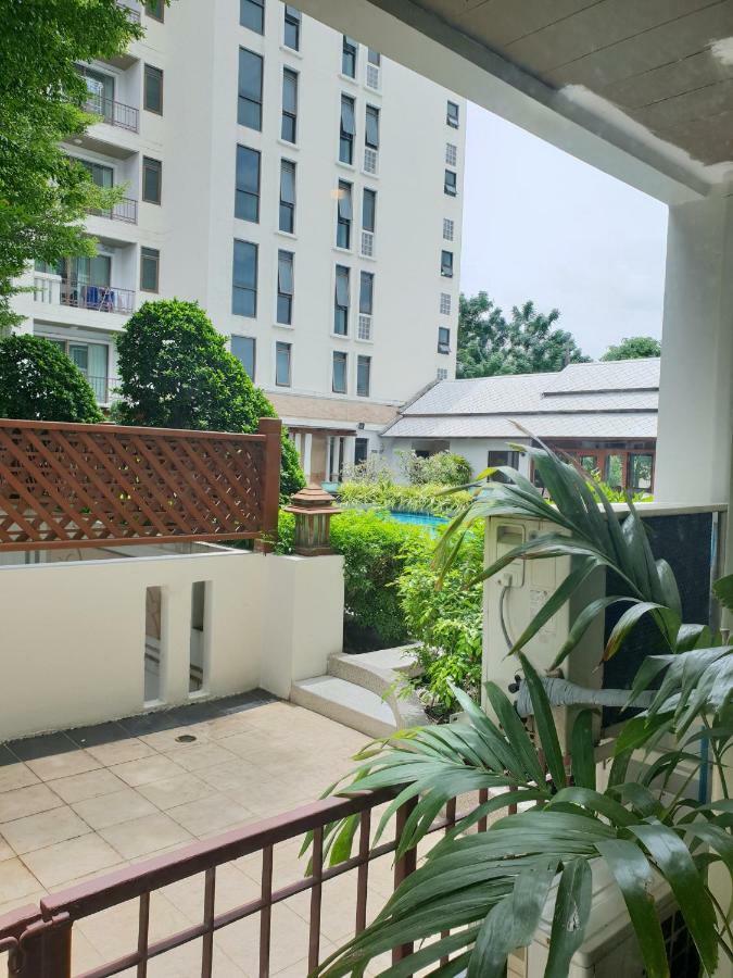 Deluxe Pool Access - 1 Bedroom