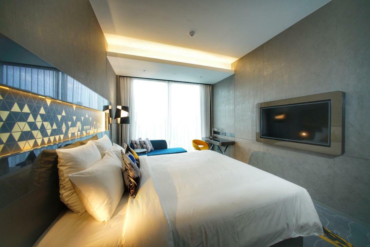 Deluxe Double Room Higher Floor Minibar,1282898305:JPEG
