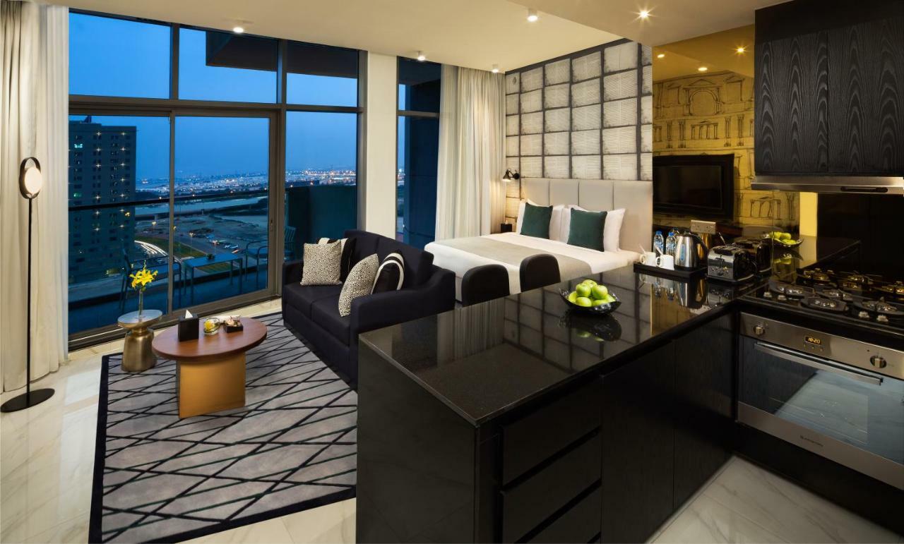 Premium Studio with Free Beach and Mall Shuttle