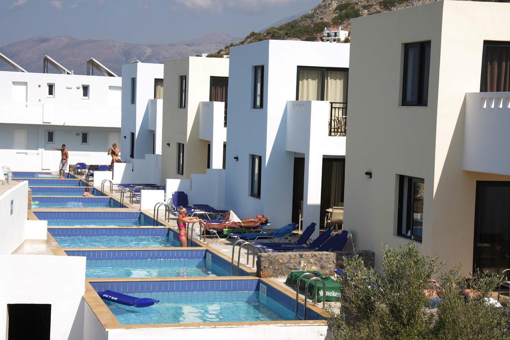 Villa med egen pool