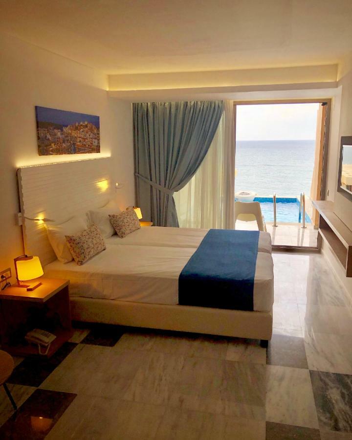 Superior Studio sea view with private pool