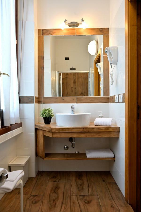 Single Room,799027662:JPEG