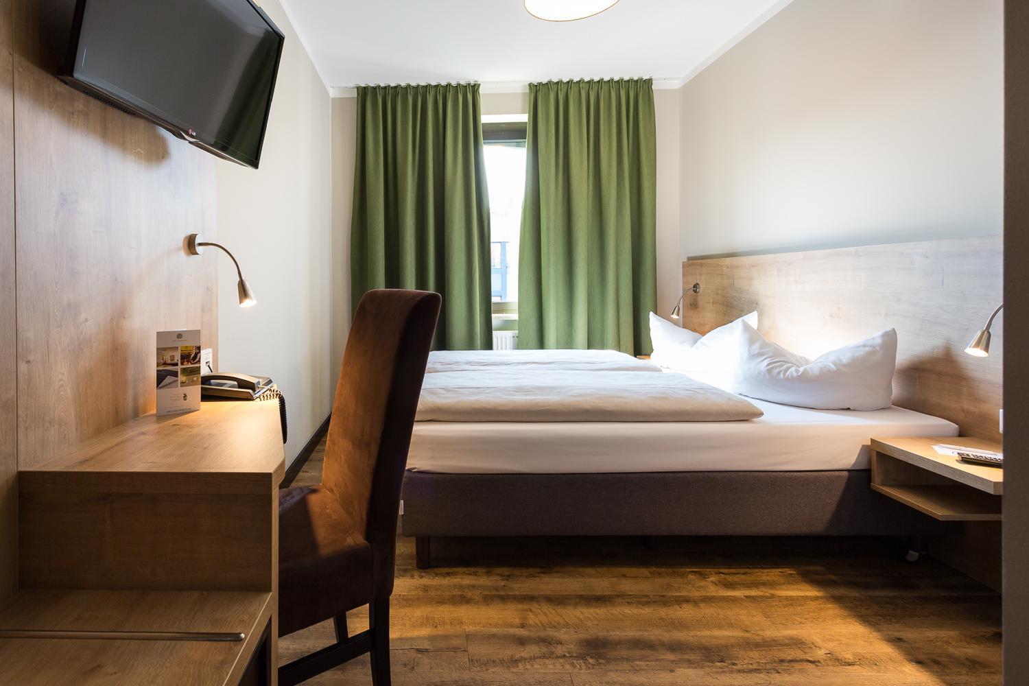 Double or Twin Room,660238005:JPEG