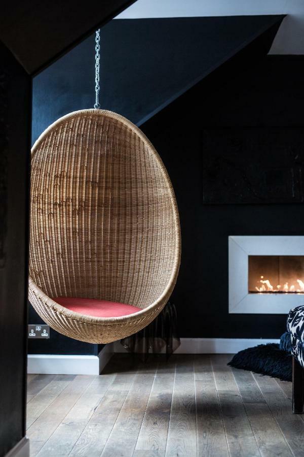 Black-suite