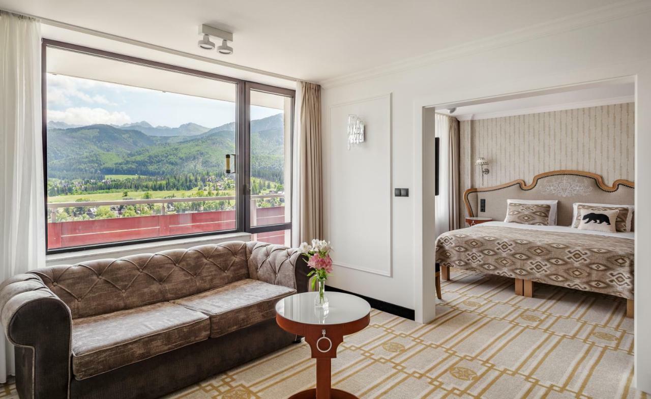 Suite Mountain View Balcony,813299052:JPEG