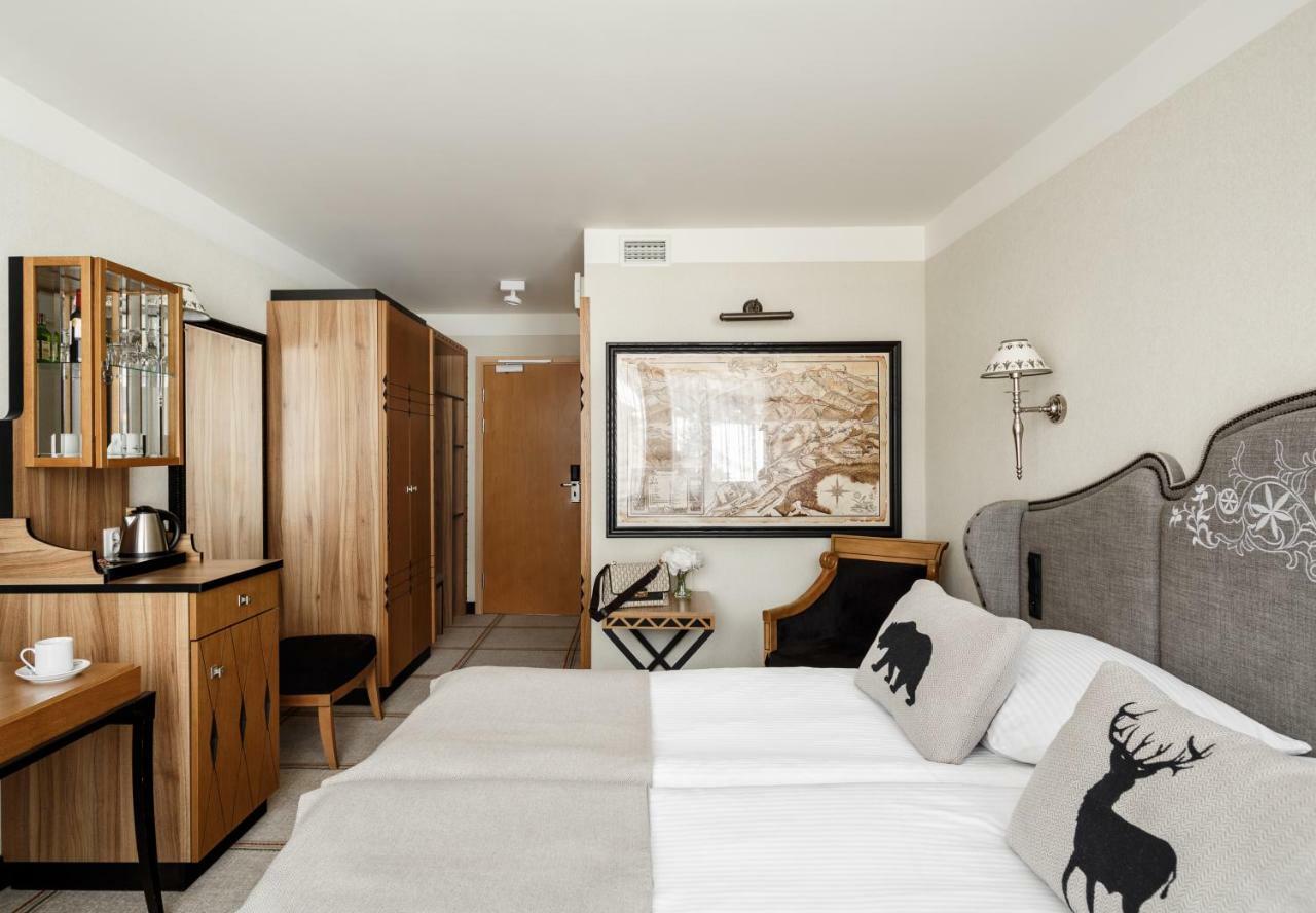 Deluxe Queen Room