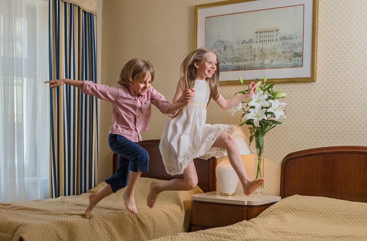 Executive Suite,813330048:JPEG