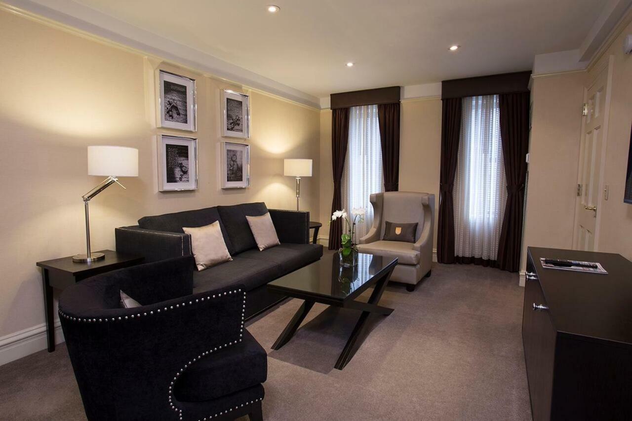 Suite,1210716022:JPEG