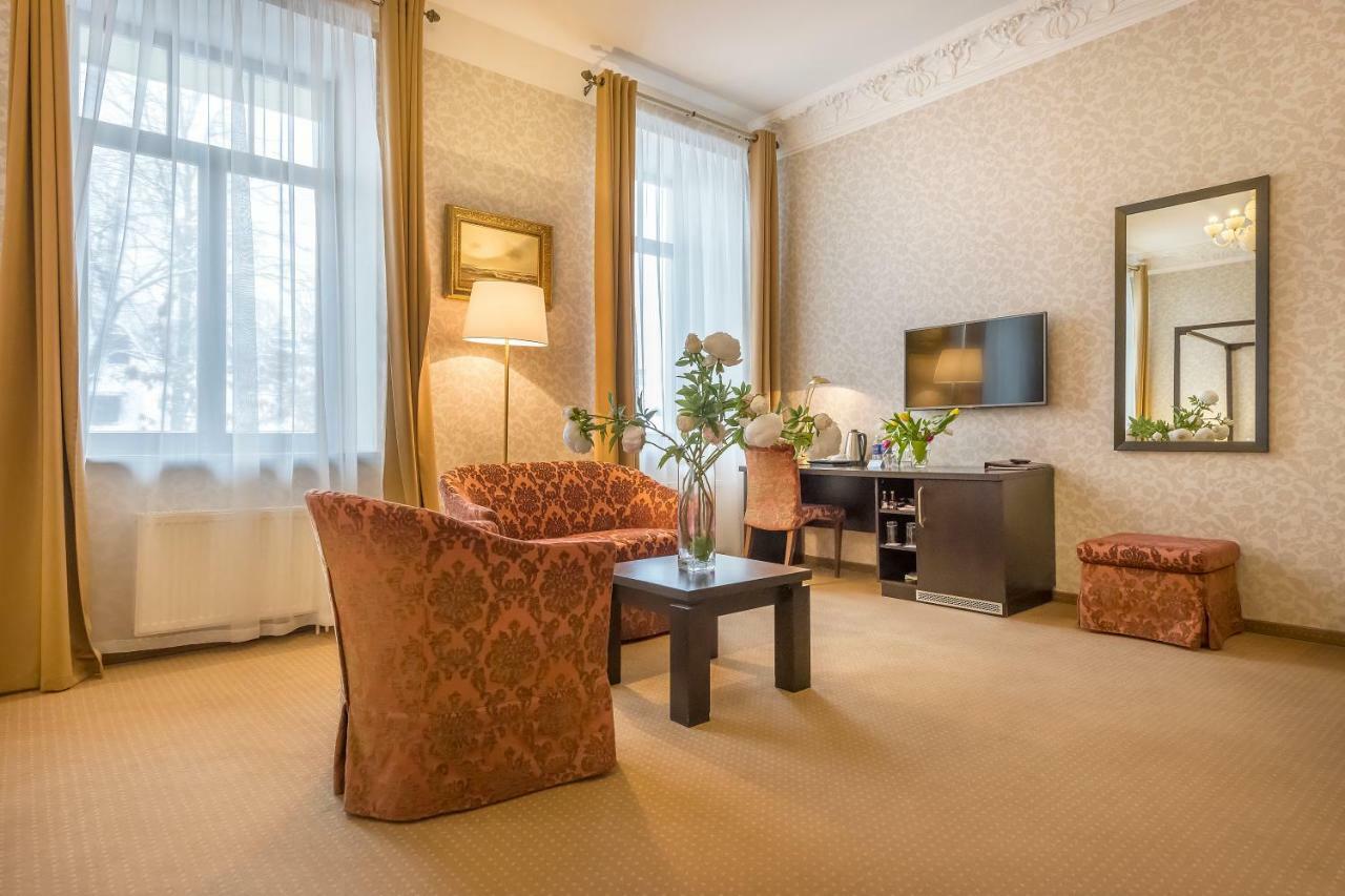 Junior Suite,1277397004:JPEG