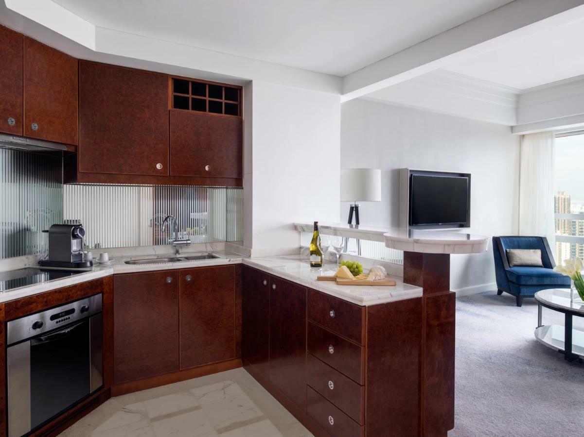 – Club One-Bedroom Suite Kitchen & Hotel Credit