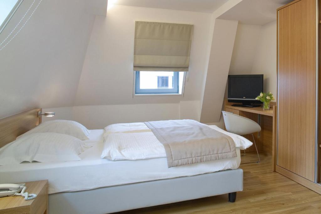 Standard Twin Room,110651673:JPEG