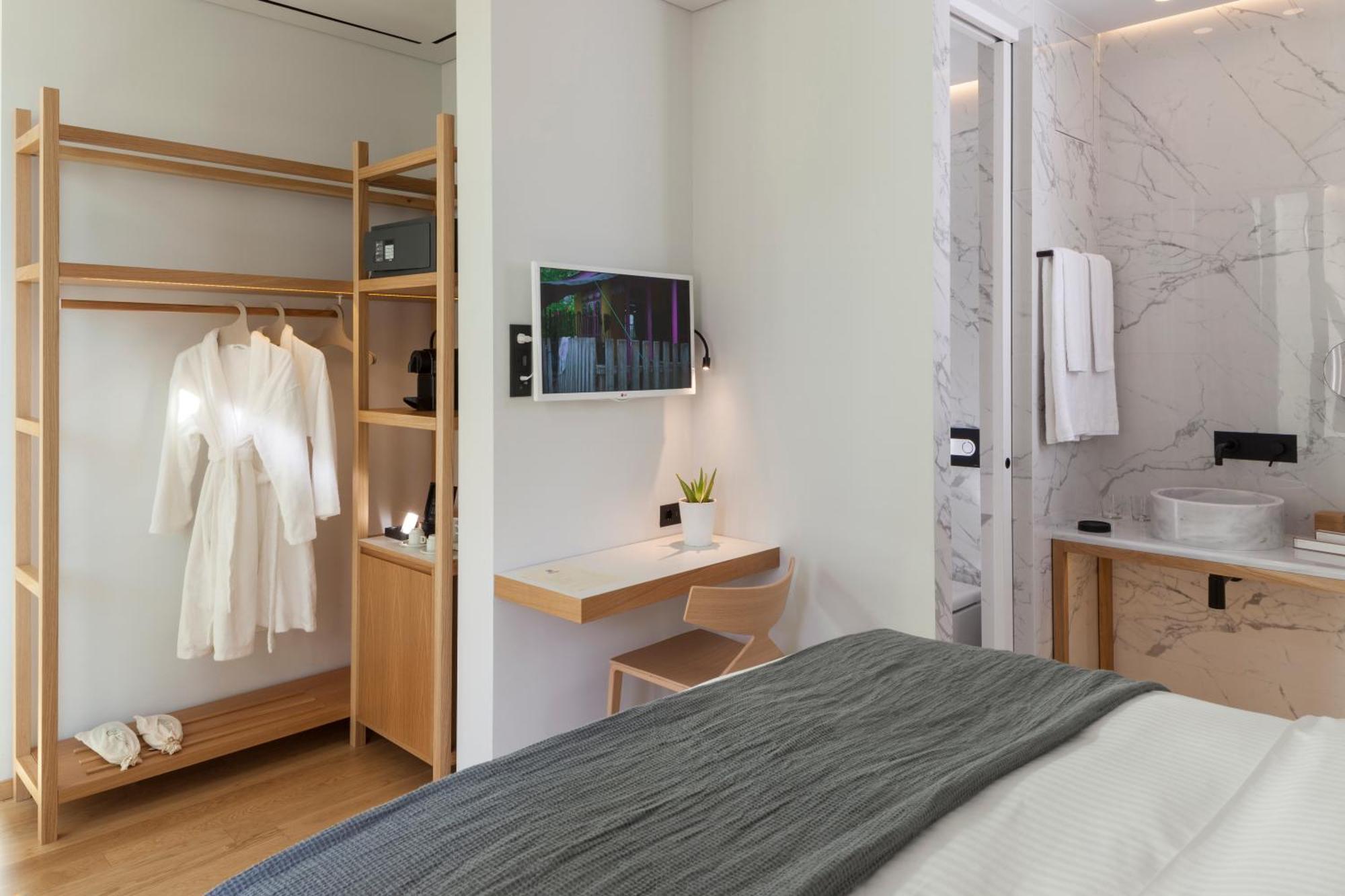 Double Room with Balcony - Urban,821005832:JPEG