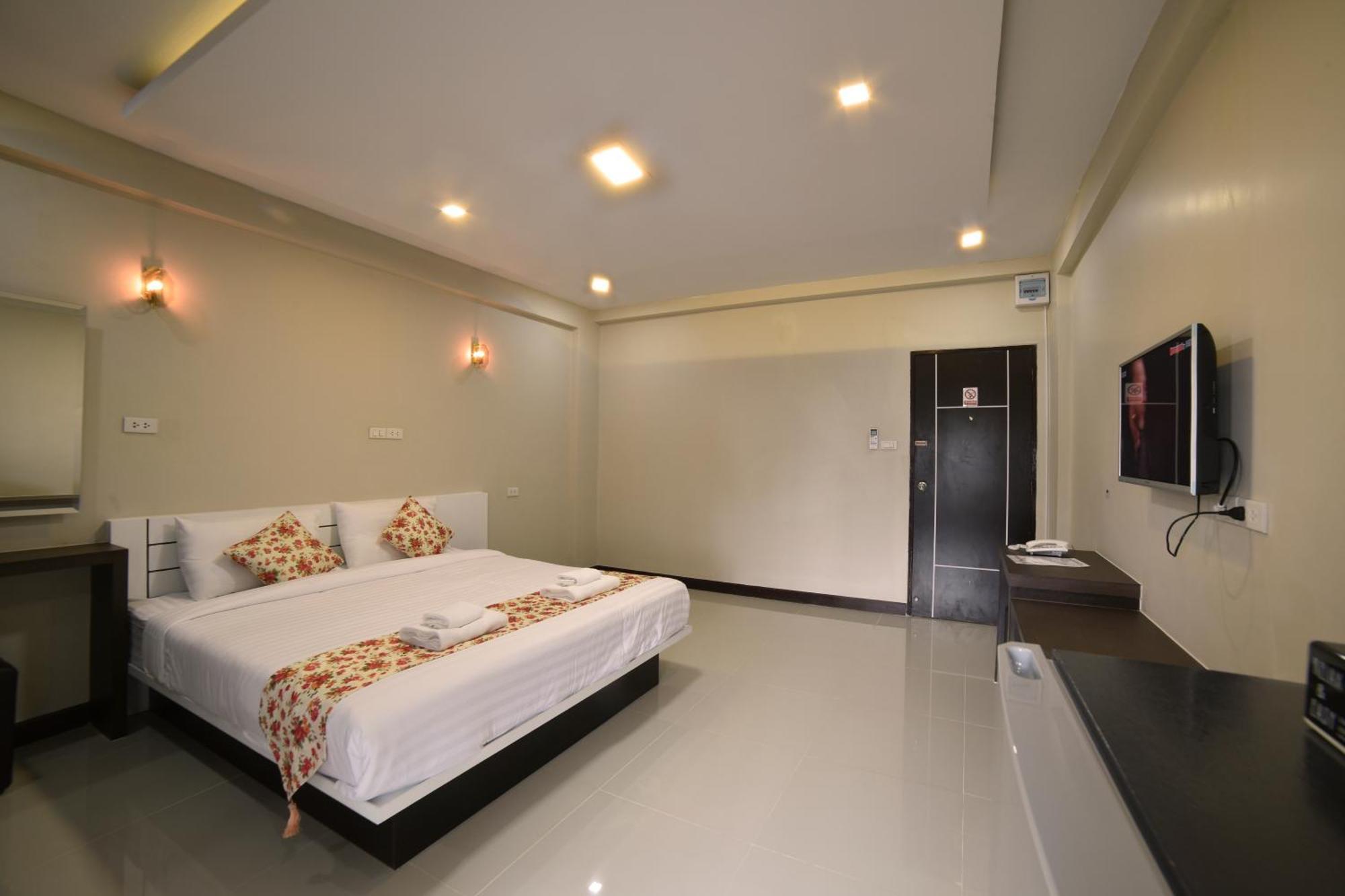 Standard Double Room,908763787:JPEG