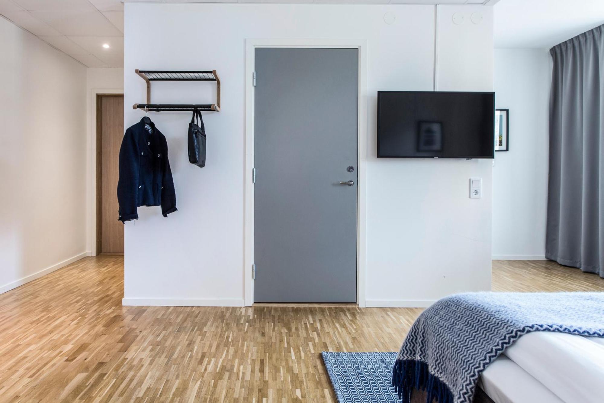 Studio Large