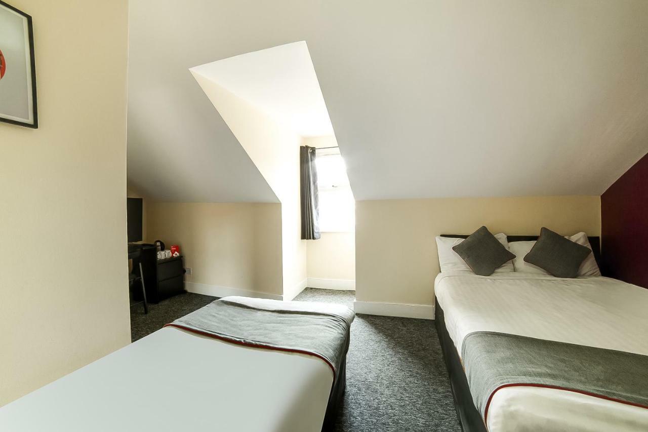 Deluxe Family Suite