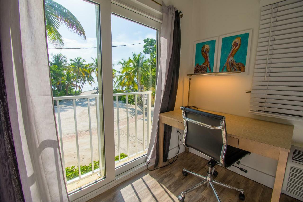 Premier Bay View with One King Bed and Juliet Balcony