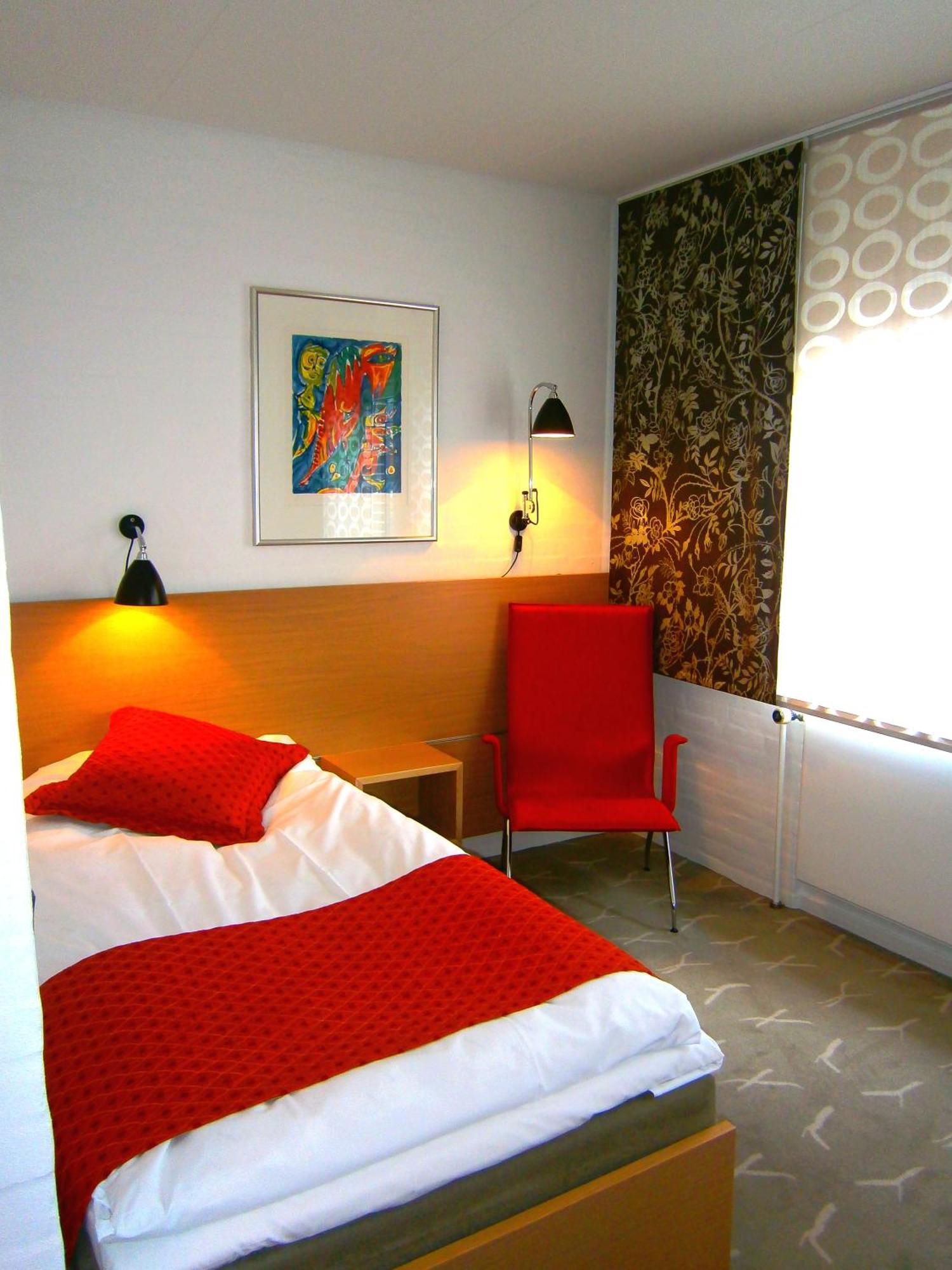 Standard Single Room,1580446231:JPEG