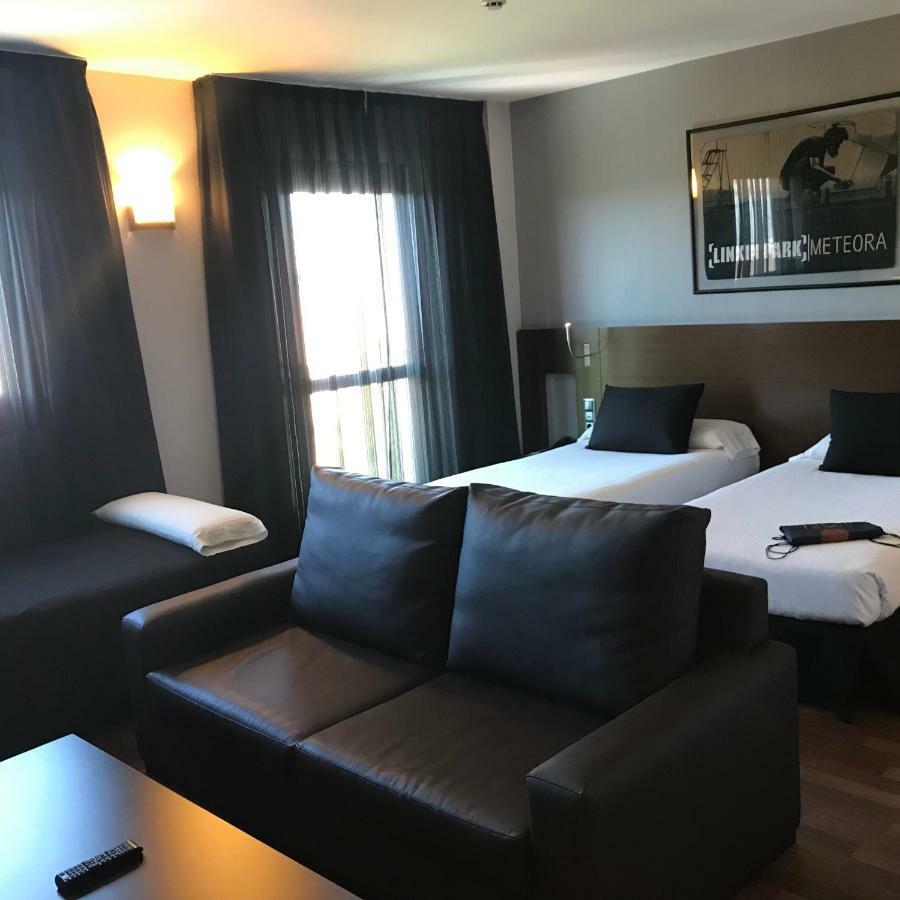 Triple Room Bath