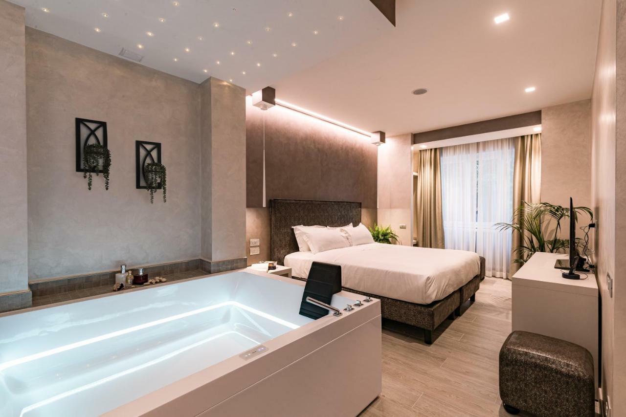 Deluxe-suite med spabad og have