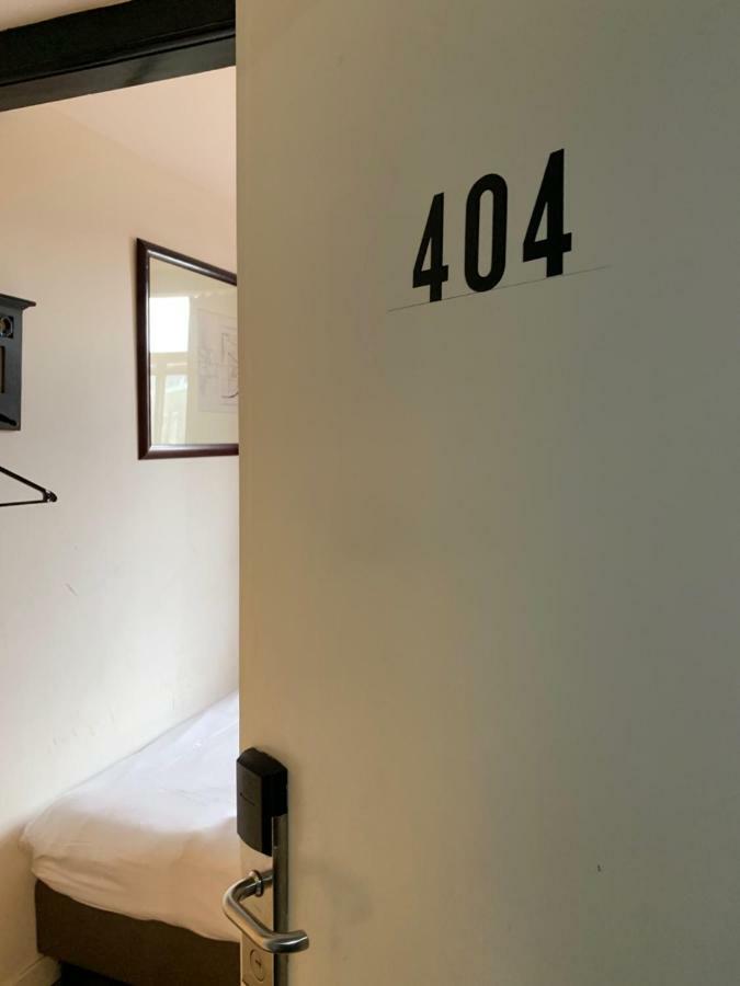 Single Room Private External Bathroom