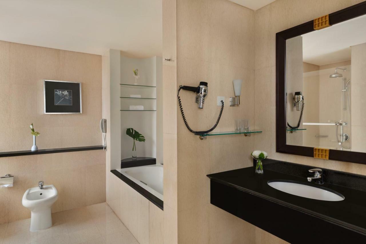 Studio,893482051:JPEG