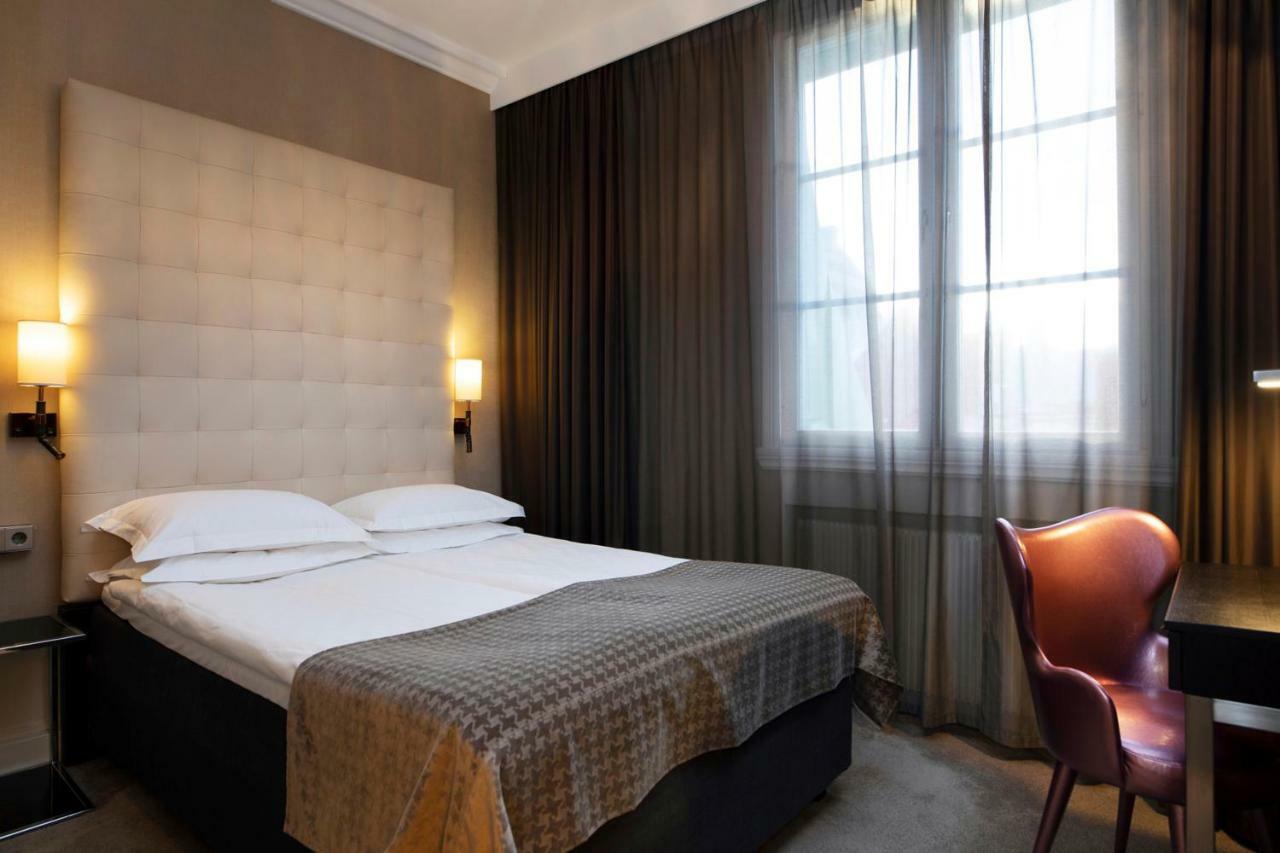 Small Double Room,847009196:JPEG