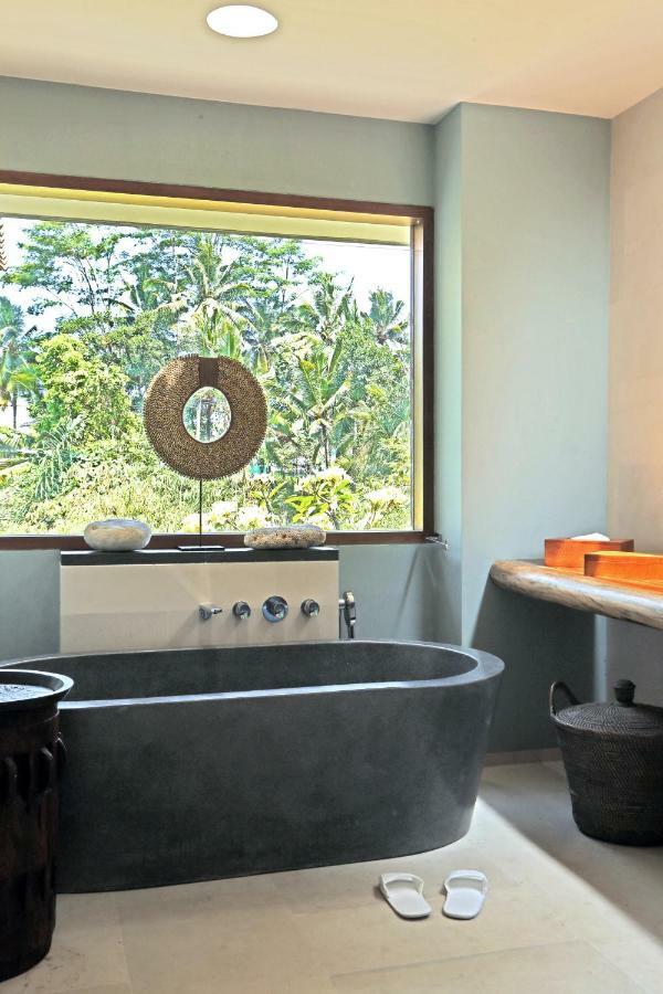 Garden Suite Bath Tub Daily Afternoon Tea