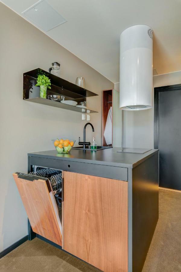 Kahden hengen ministudio ‑ Oma parveke