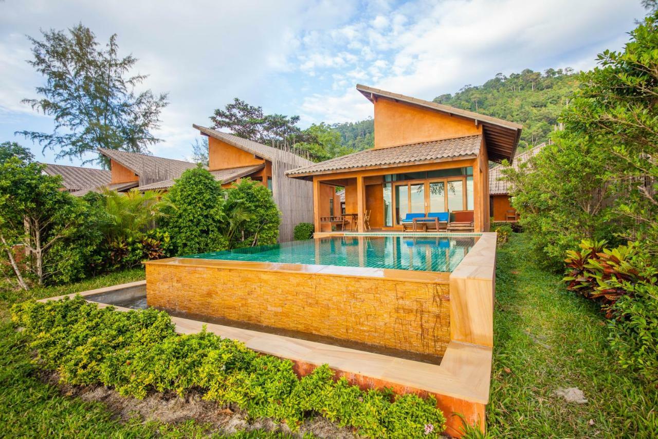 Poolvilla vid stranden