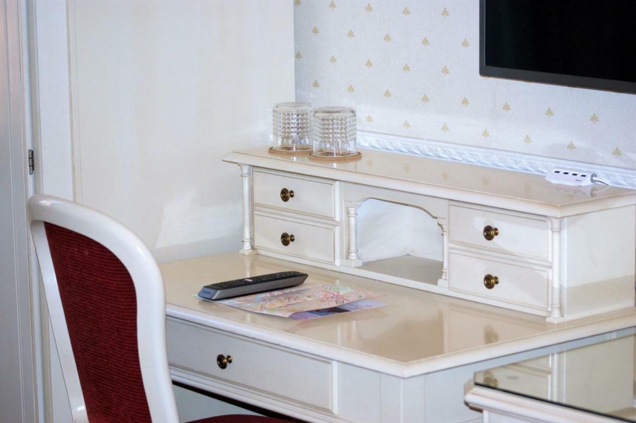 Junior Suite,885802810:JPEG