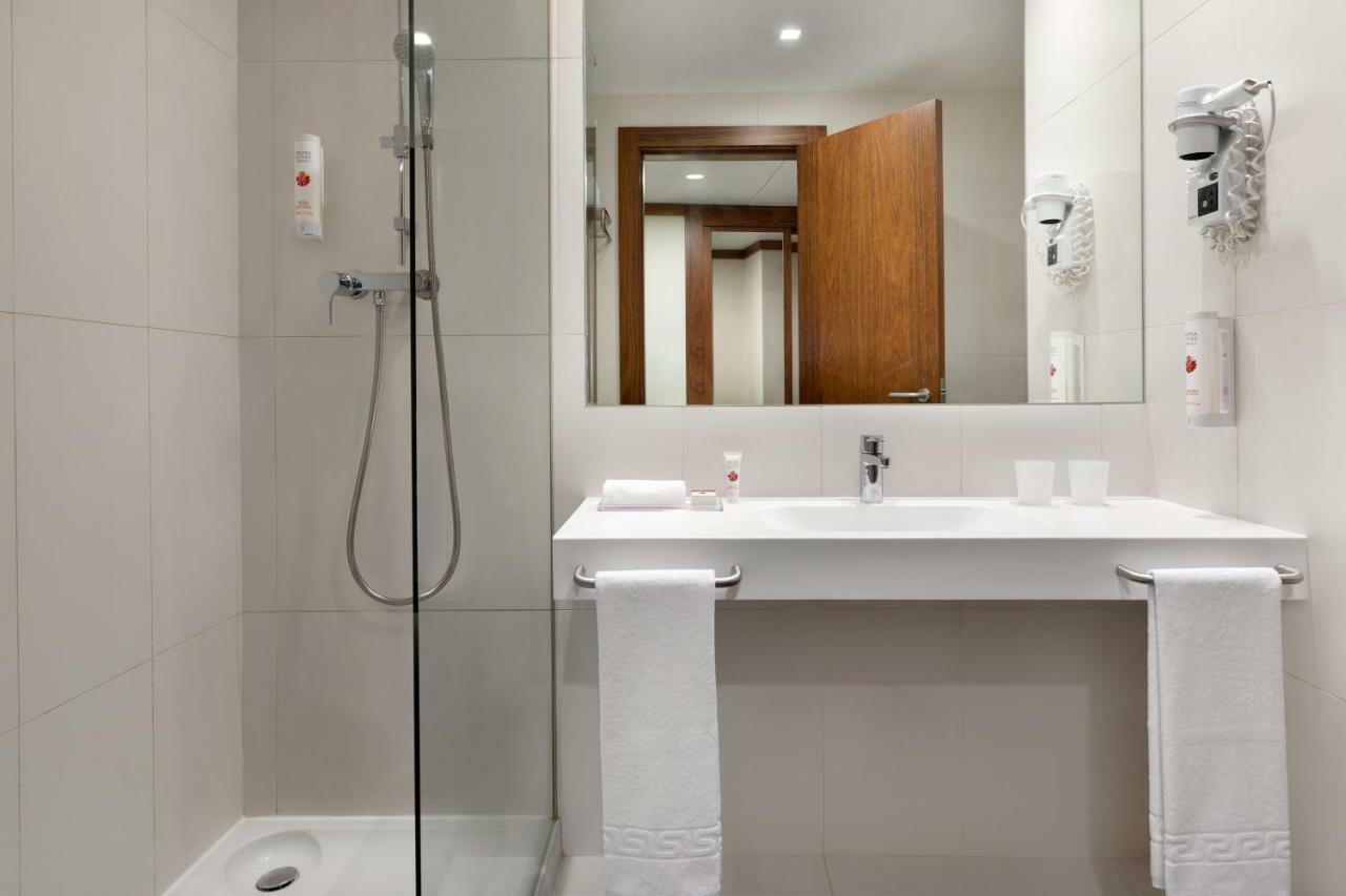 2 Twin Beds Superior Room River View Non-Smoking