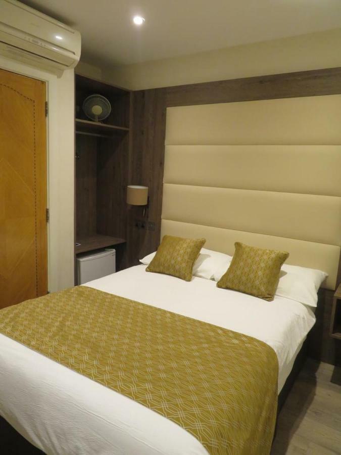 Double Room No Window
