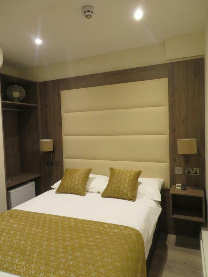 Double Room No Window