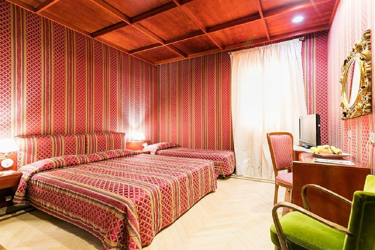 Triple Room,663828252:JPEG