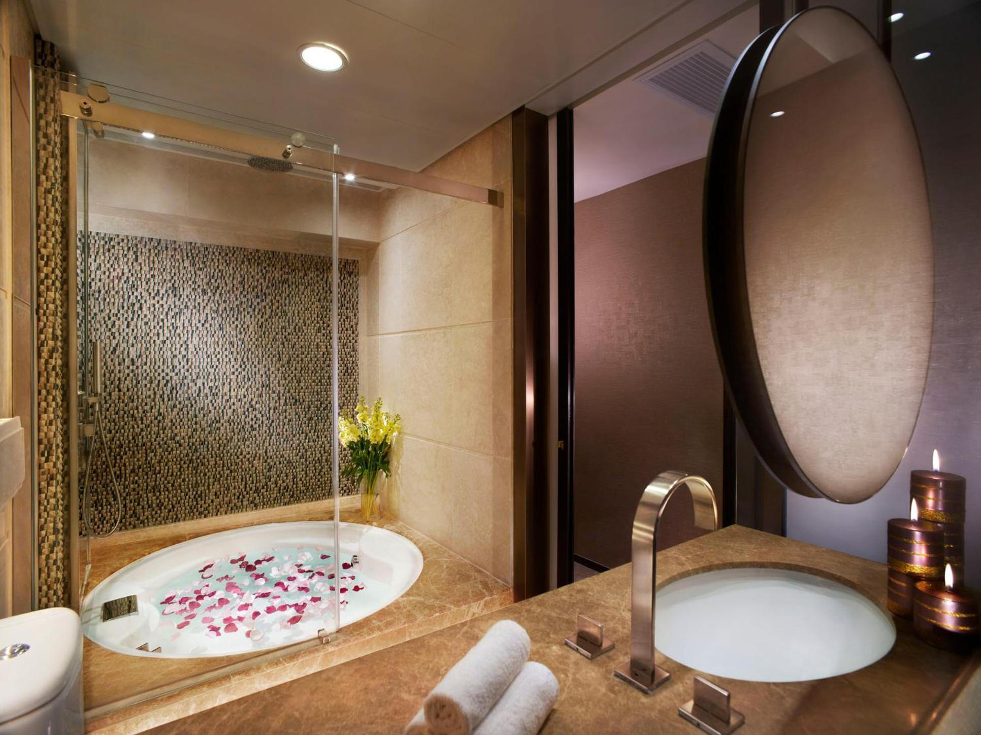 Club Premier King or Twin Room Harbour View