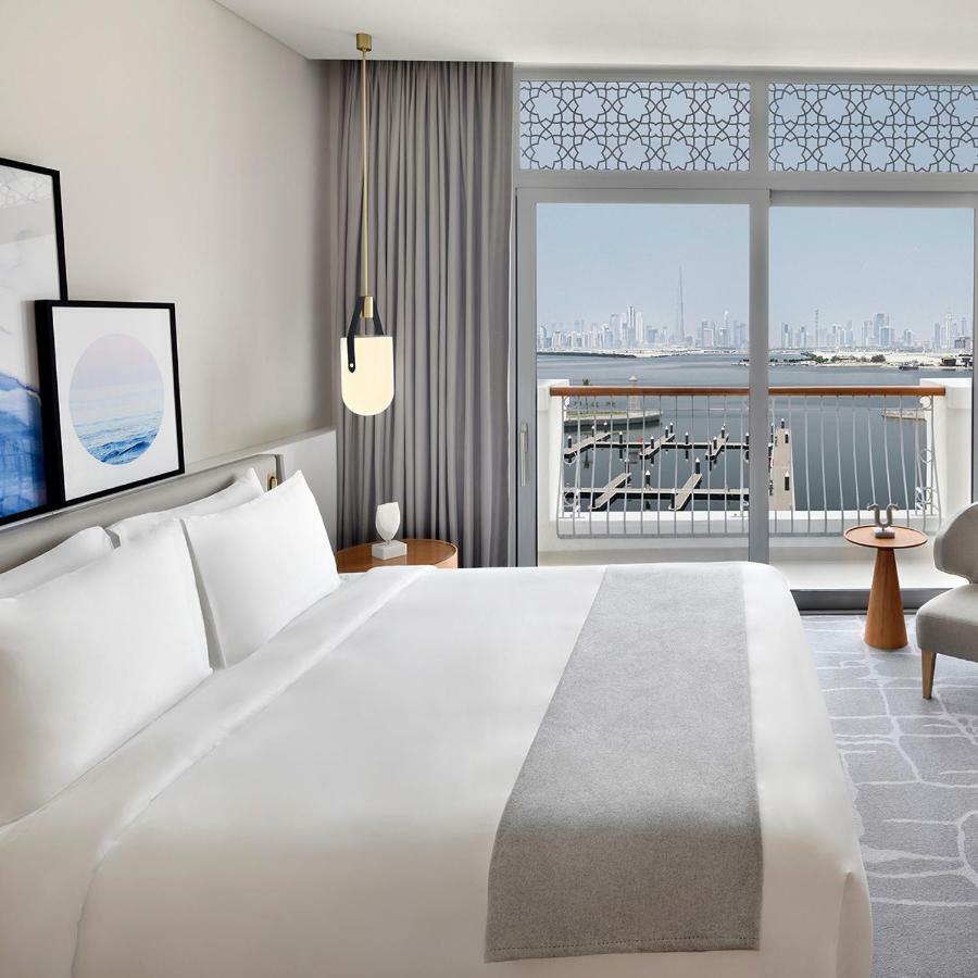 Marina View Premier Suite Corner Private Balcony