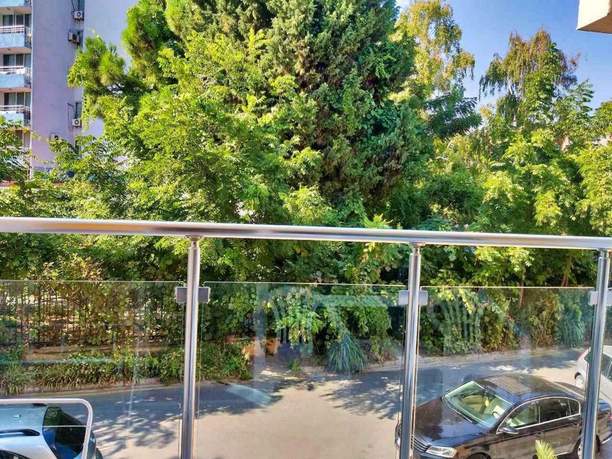 Twin Room with Garden View and Balcony