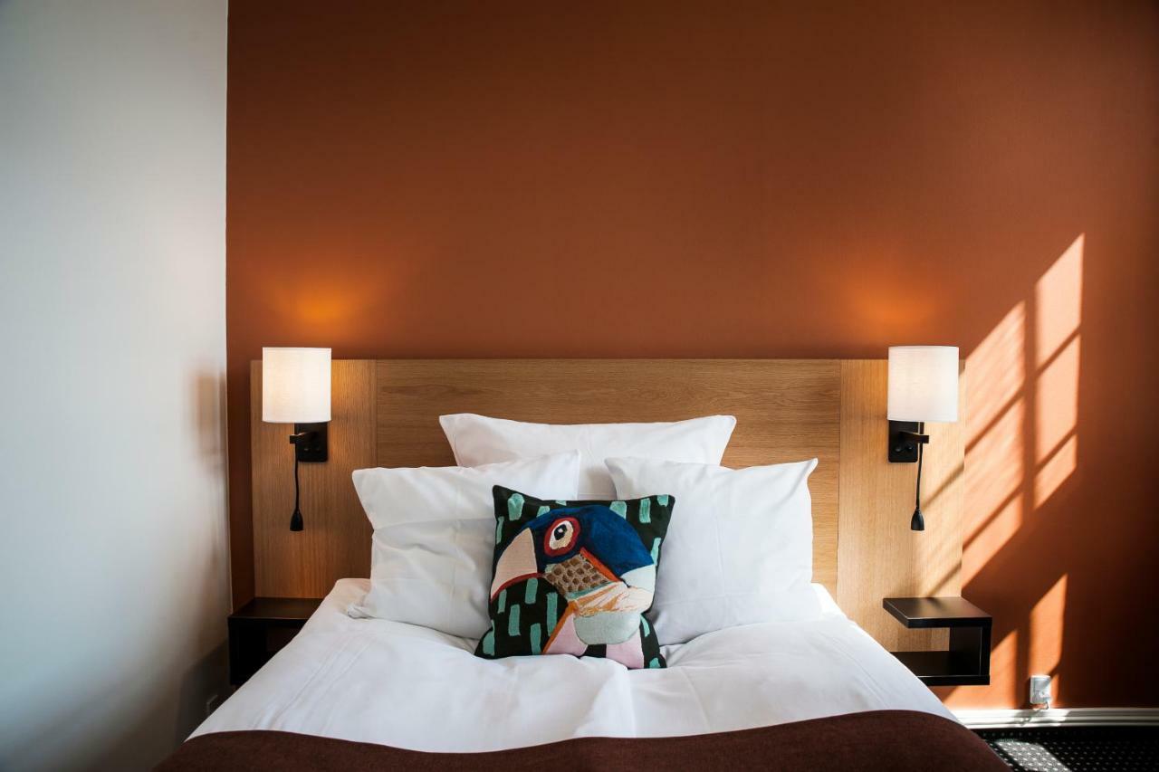 Single Room with Lake View,909948154:JPEG