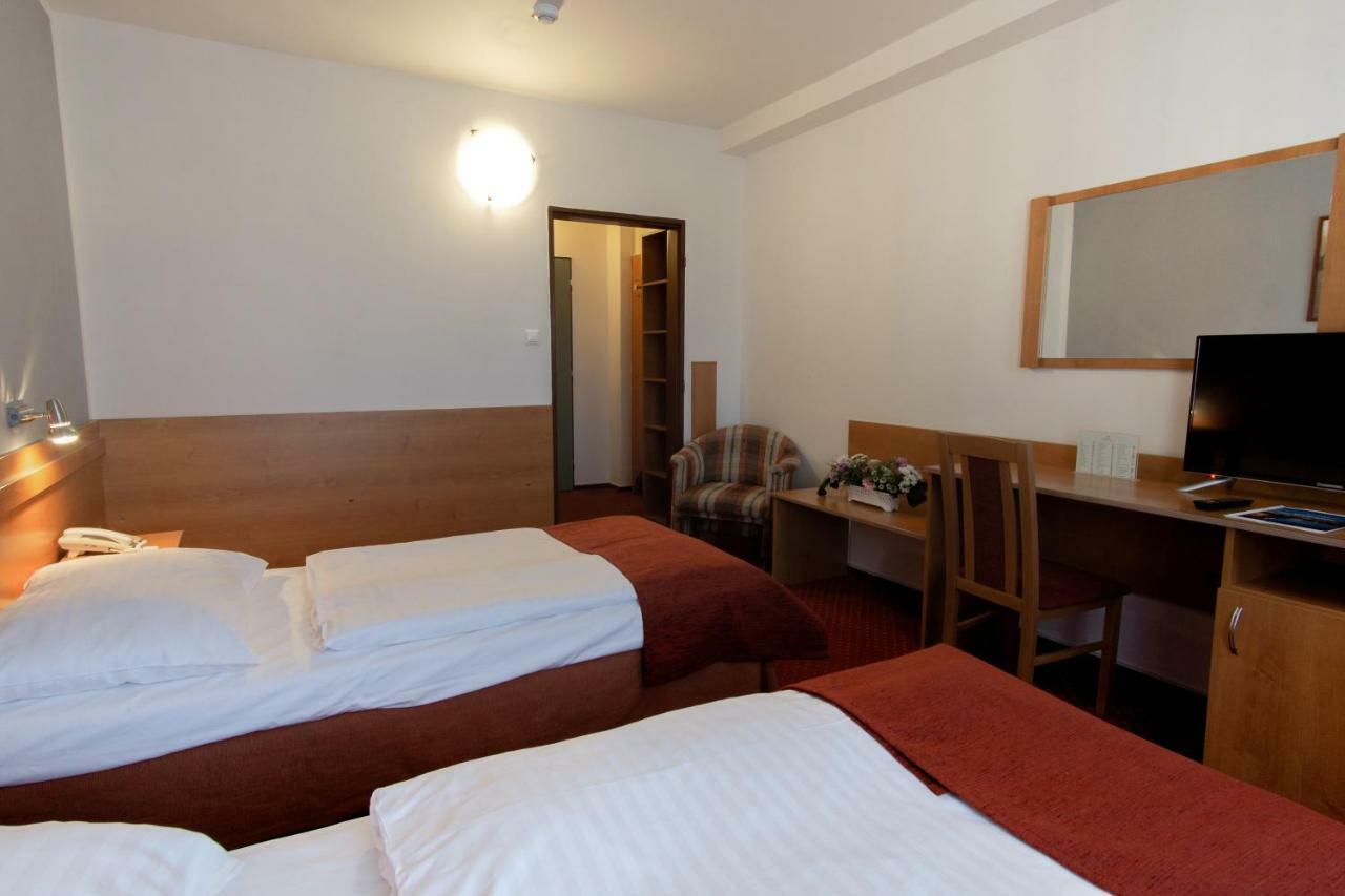 Double or Twin Room,1621406763:JPEG