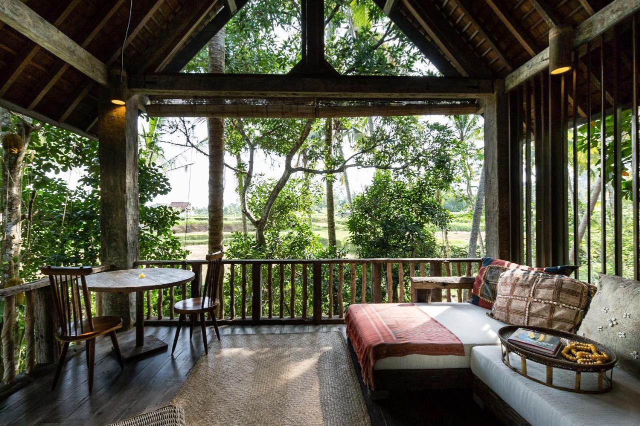 Longhouse Wooden Villa Bathtub Balcony