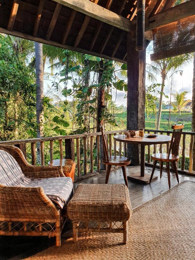 Longhouse Wooden Villa Bathtub Balcony