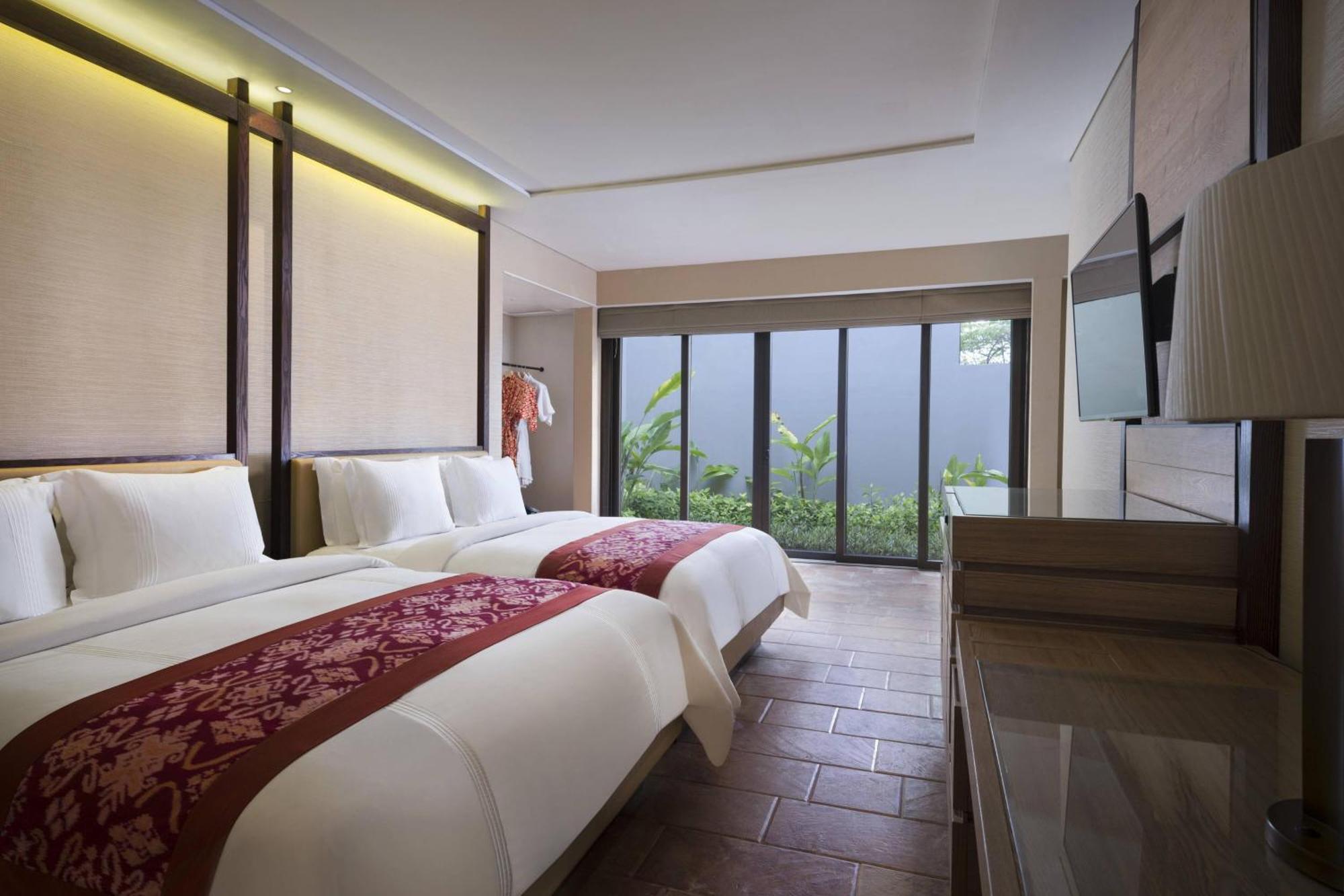 Cliff Three-Bedroom Private Pool Villa Daily Resort Activity