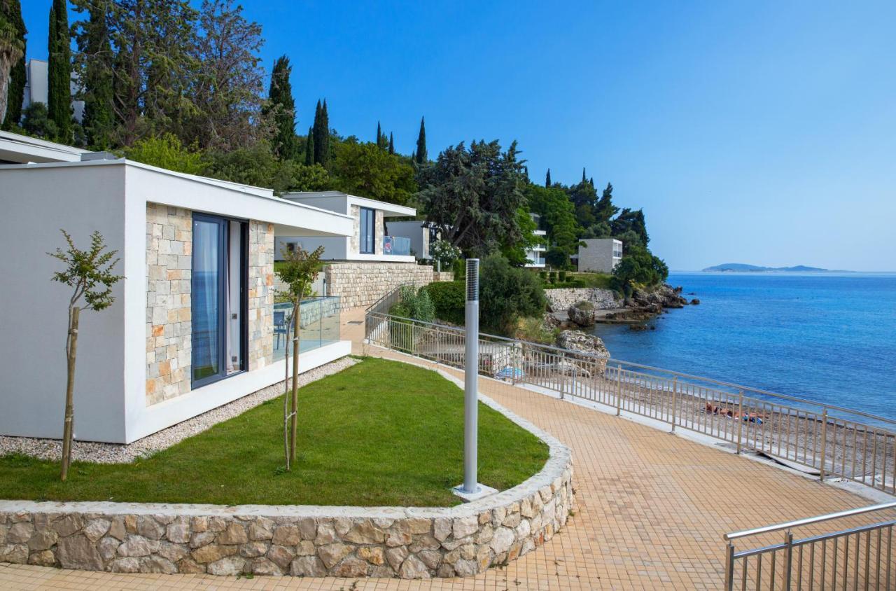 Detached Villa Premium Beachfront Apartment,1277133469:JPEG