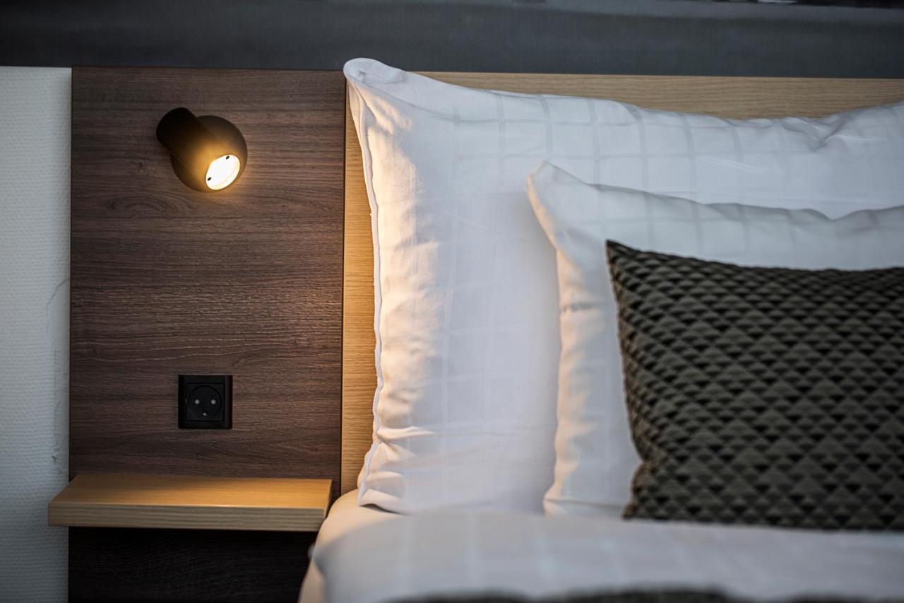 Rom Deluxe med 1 queen-size-seng og 1 enkeltseng