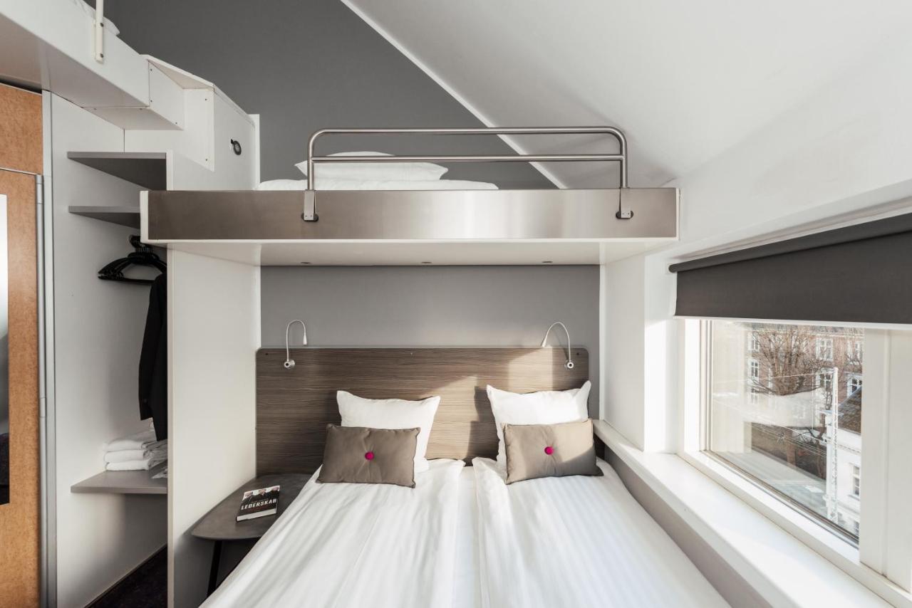 Commodore Family Room,918378073:JPEG