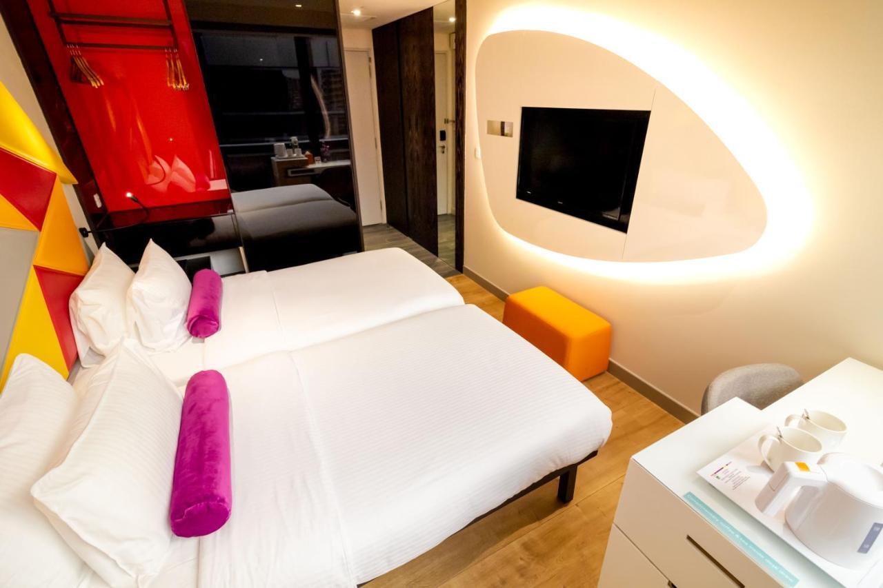 Standard Twin Room with Pool View, 2 Single Beds