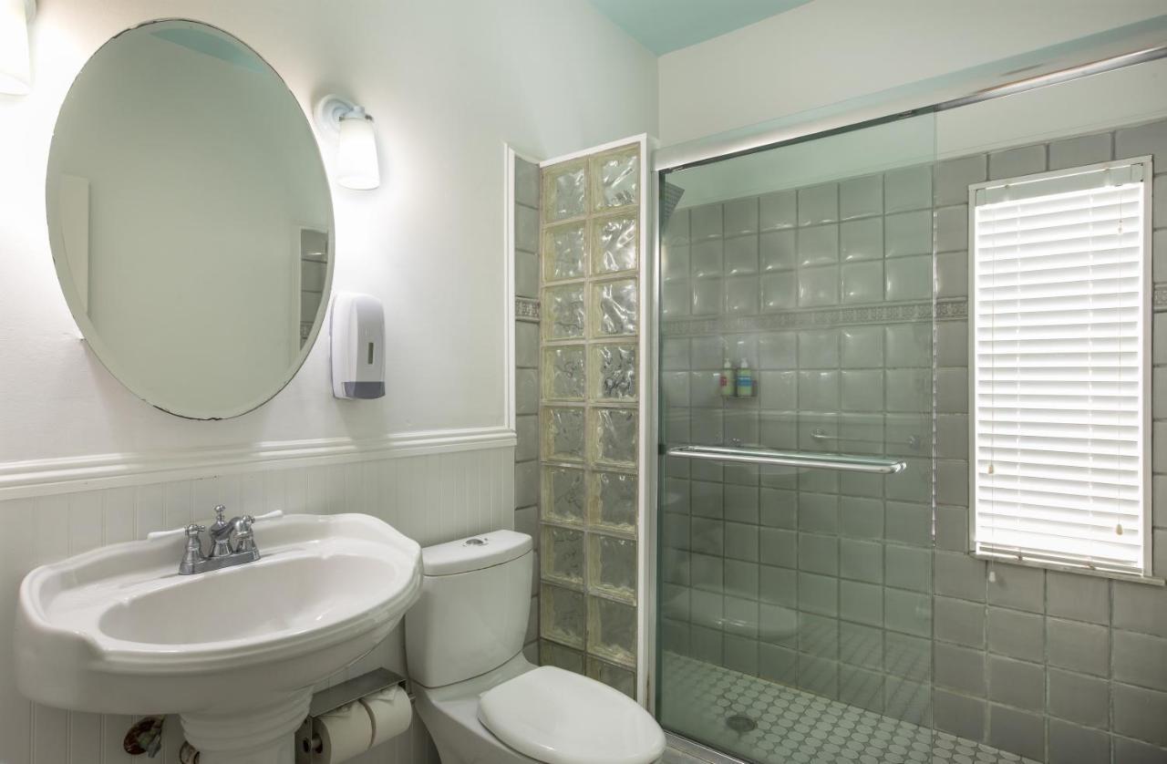Private Two-Bedroom Presidential Suite