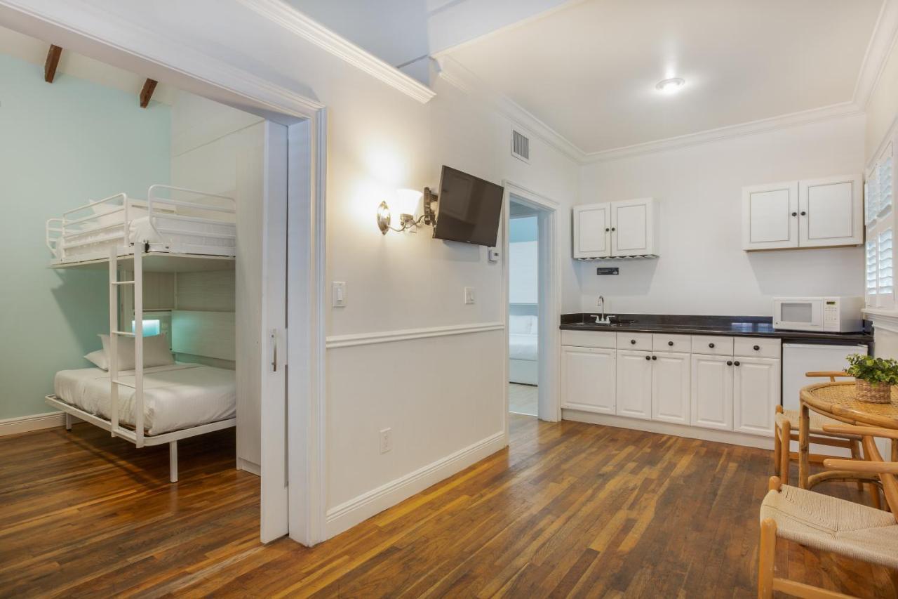 Private Two-Bedroom Presidential Suite